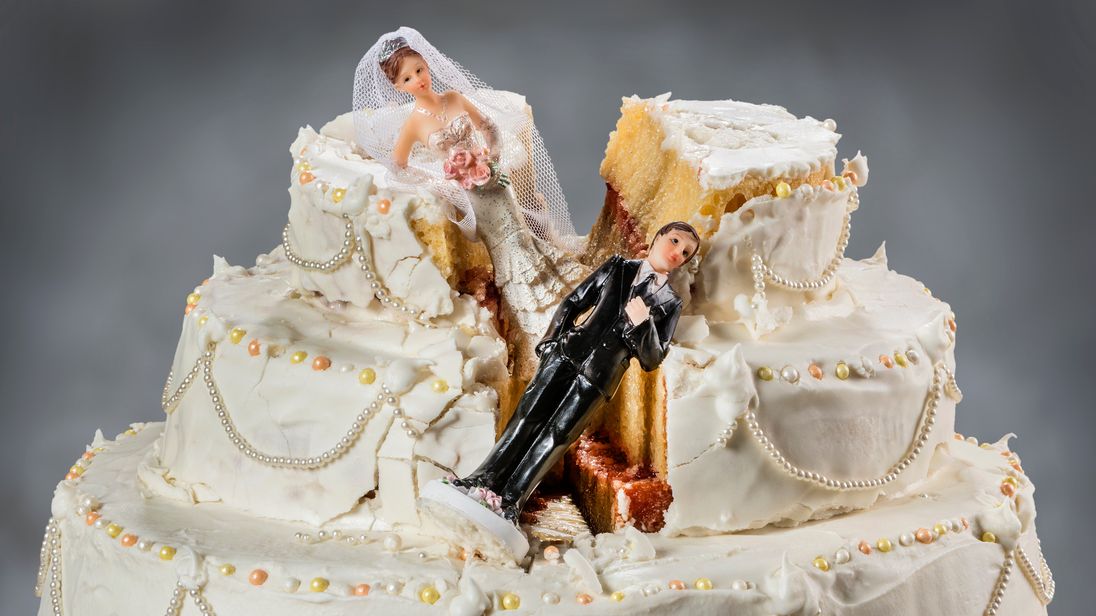 Quarter of married people consider break-ups due to money worries