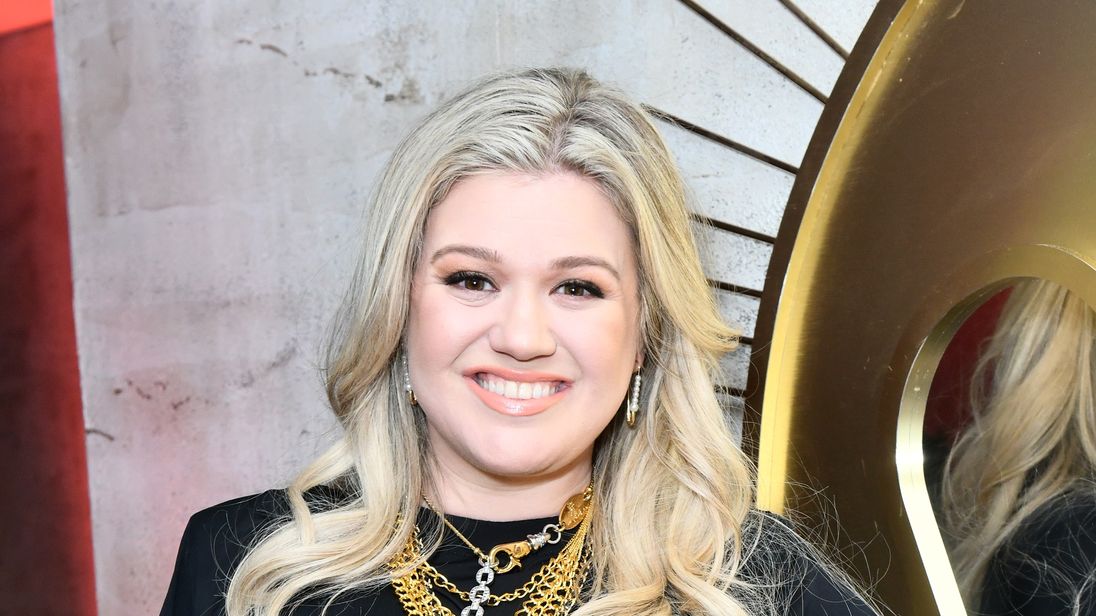 Grammy Awards red carpet arrivals: See the photos