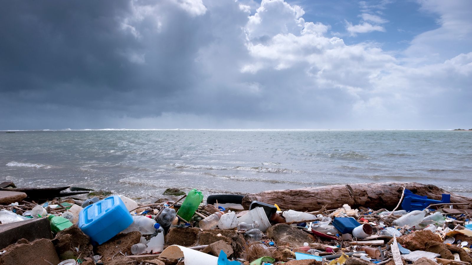 EU pledges to make all plastic packaging recyclable by ...