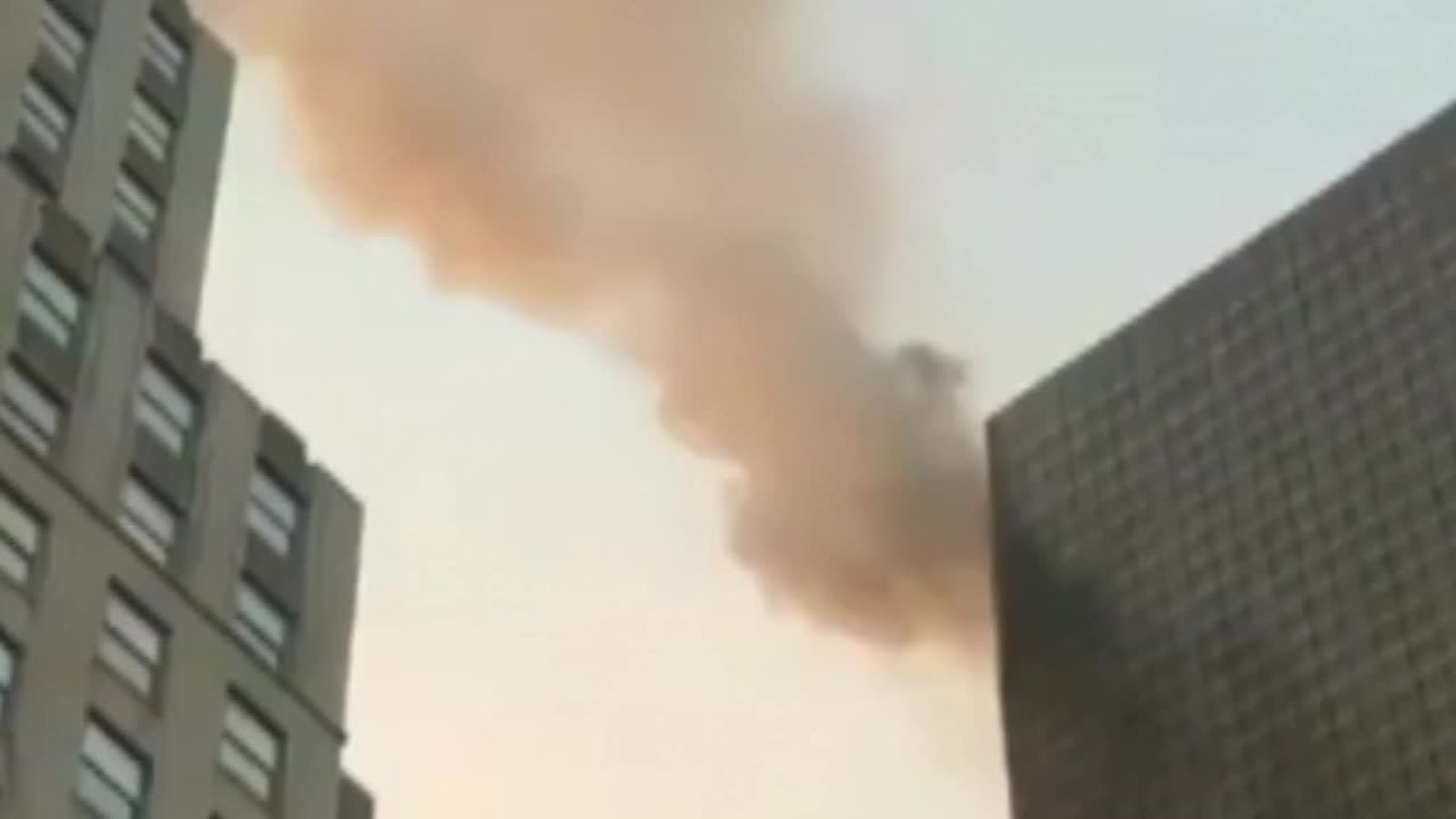 Smoke billows from Trump Tower | News UK Video News | Sky News