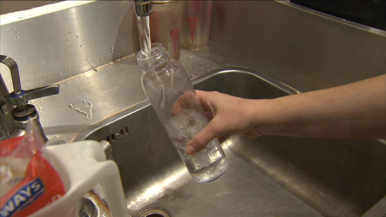 App to help refill water bottles for free anywhere in the UK UK News