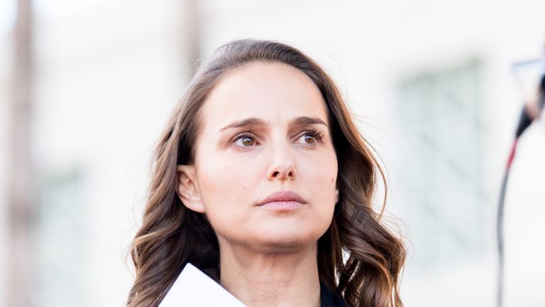 LOS ANGELES, CA - JANUARY 20: Actress Natalie Portman attends the women&#39;s march Los Angeles on January 20, 2018 in Los Angeles, California. (Photo by Emma McIntyre/Getty Images)