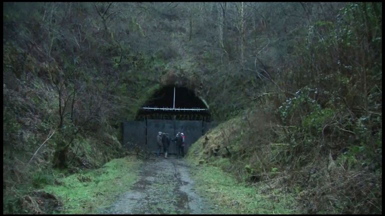 Campaigners in Yorkshire want to turn an old rail tunnel into Britain&#39;s longest cycle tunnel