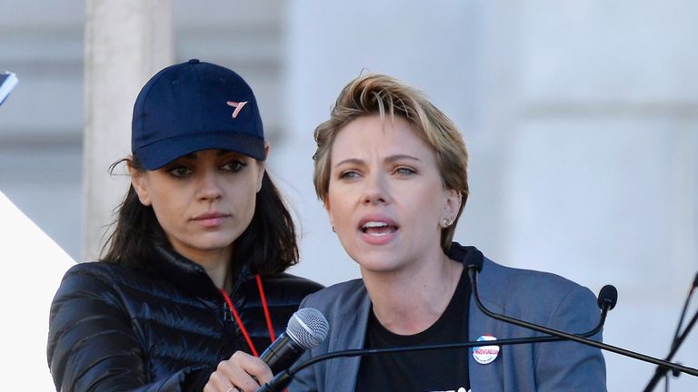 LOS ANGELES, CA - JANUARY 20: Mila Kunis supports Scarlett Johansson as she speaks during the Women&#39;s March Los Angeles 2018 on January 20, 2018 in Los Angeles, California. (Photo by Chelsea Guglielmino/Getty Images)