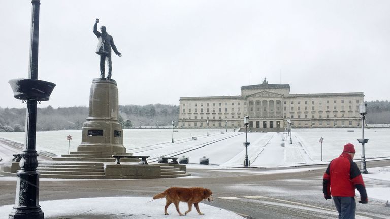 Talks will take place to try to restore a power-sharing government to Stormont 