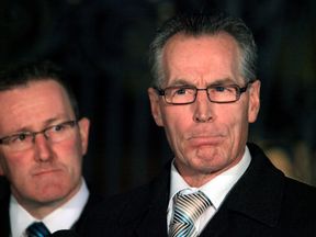 Mr Kelly continued to his meetings after removing the device