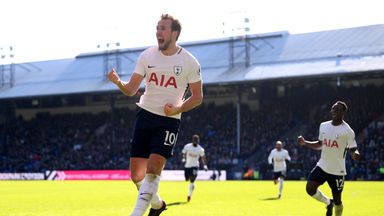 Martinez hails incredible Kane