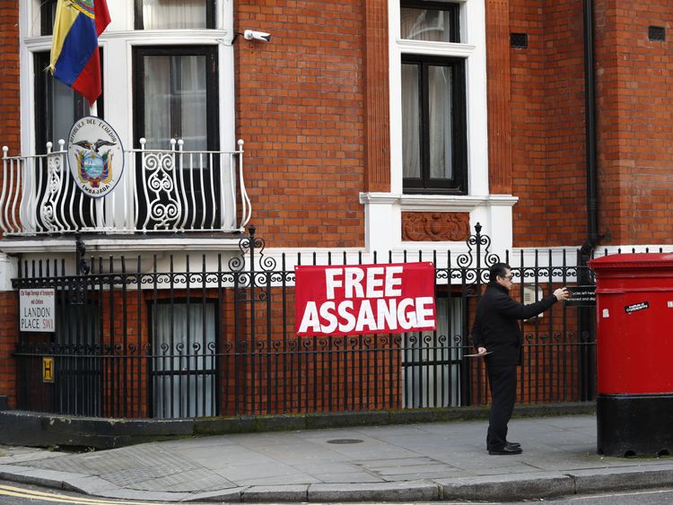 Assange ist seit fünfeinhalb Jahren in der Botschaft in London
