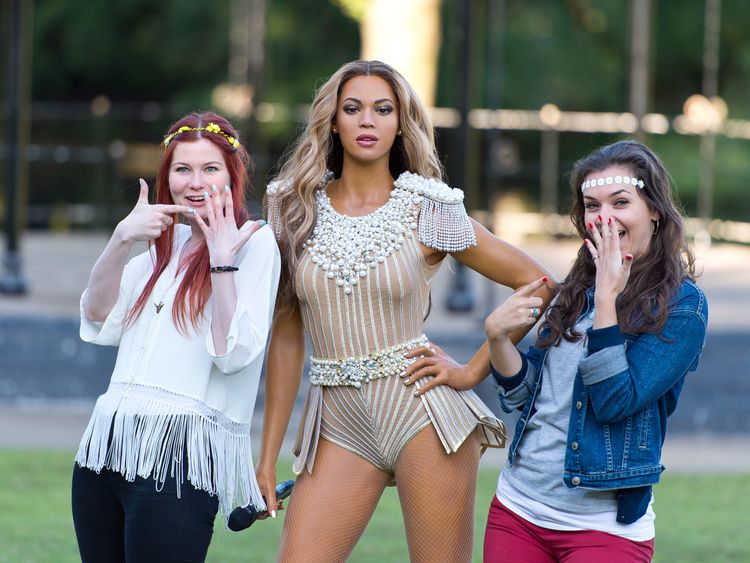 Beyonce statue at London&#39;s Regent&#39;s Park