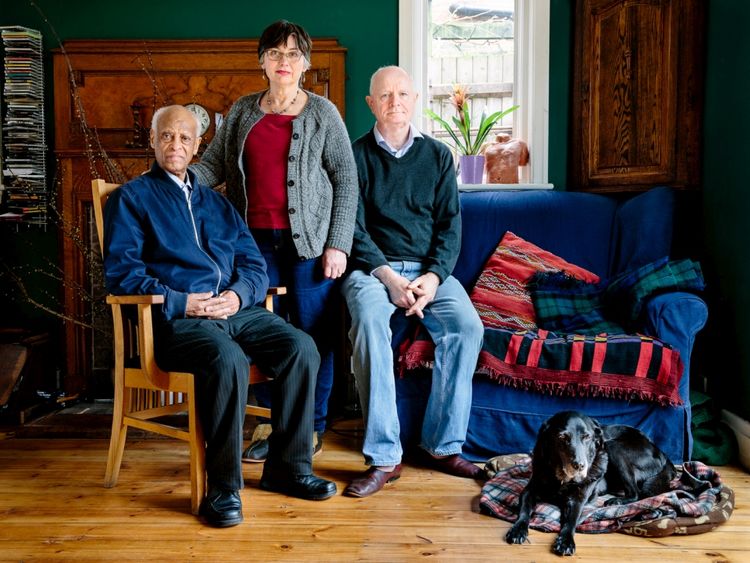 Hilary and Jim took in 72-year-old Eritrean Yonasskindis. Pic. UNHCR/Aubrey Wade