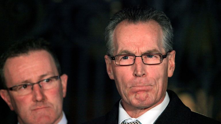 Gerry Kelly continued to his meetings after removing the device