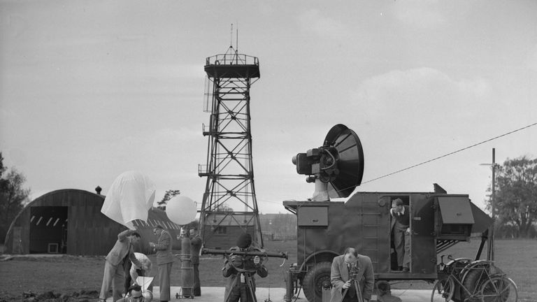 1952: Student officers at the Military College of Science release meteorological balloons