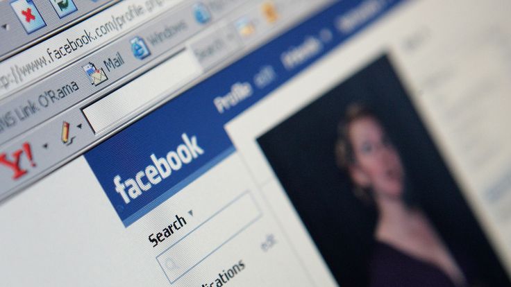 LONDON - JULY 10: In this photo illustration a lap top is logged onto the social networking site Facebook on July 10, 2007 in London, England. Facebook has been rapidly catching up on MySpace as the premier social networking website and as of July 2007 was the secondmost visited such site on the World Wide Web. Started by 22 year old Harvard dropout Mark Zuckerberg, the website is responsible for 1% of all internet traffic and is the sixth most visited site in the USA. (Photo Illustration by Chr