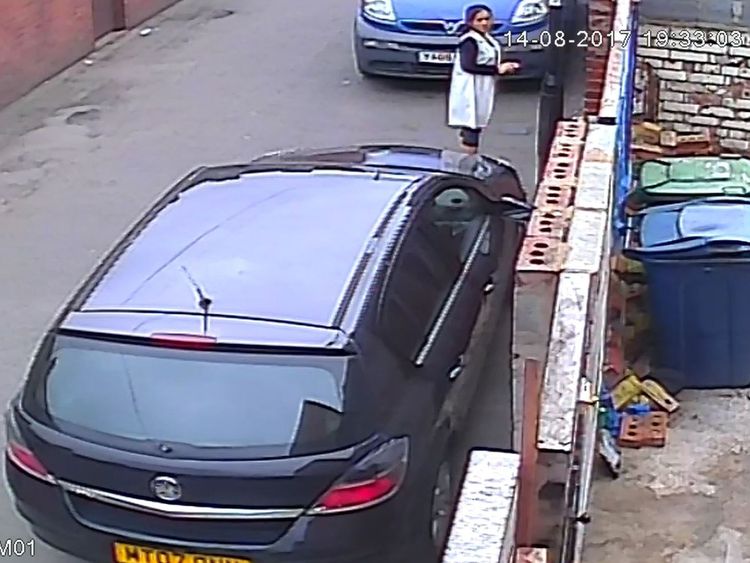 Ms Nguyen arriving at the home of Unwin