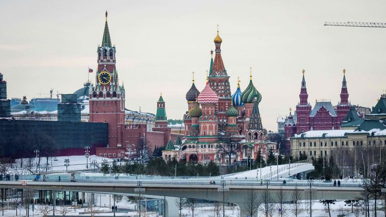 The Kremlin and St Basil&#39;s Cathedral in Moscow