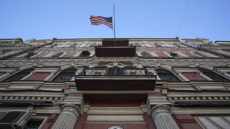Russia is to close down the US consulate in St Petersburg