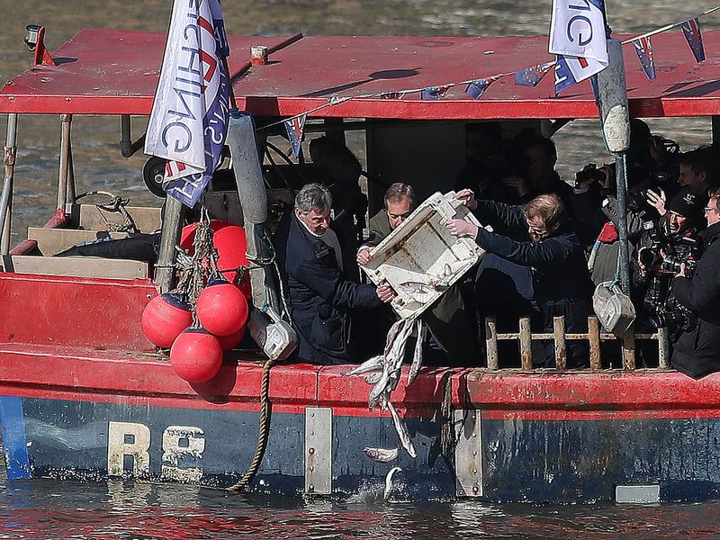 Flotilla of protesters call for end of fishing industry's