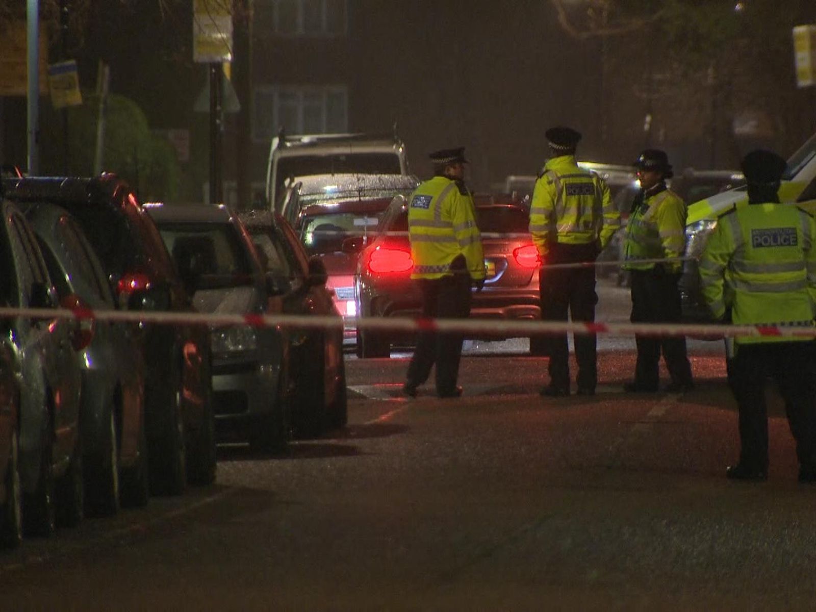 skynews-tottenham-london-police_4271942.