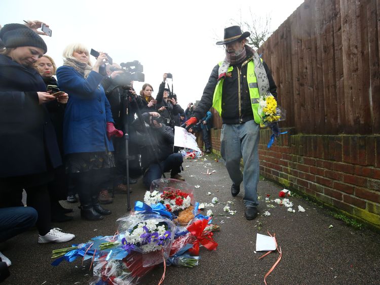 Iain Gordon told onlookers he is a member of the Fair Society group
