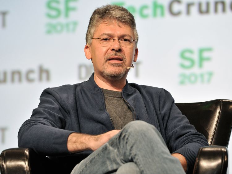 Apple hires Google's genius AI engineer Apple hires Google's genius AI engineer