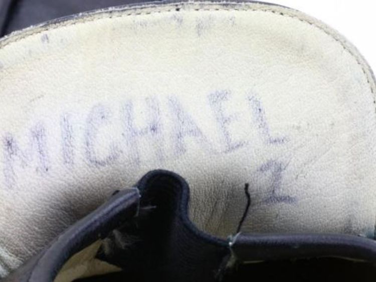 Michael Jackson's moonwalk shoes up for auction