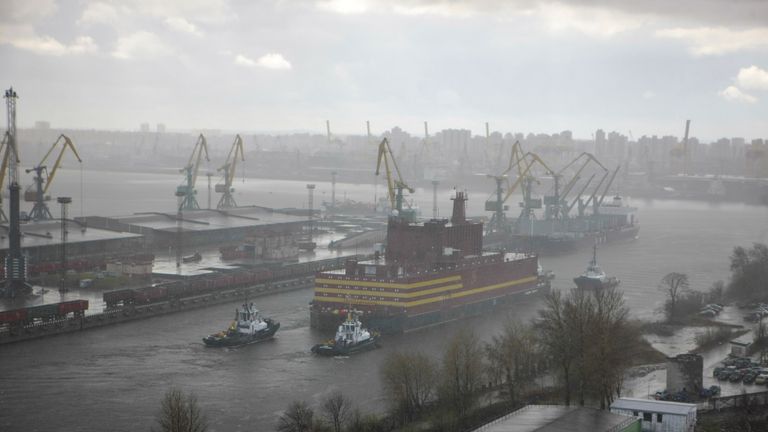 The world’s first floating nuclear power plant, leaves St. Petersburg under tow. Credit:Nicolai Gontar/Greenpeace