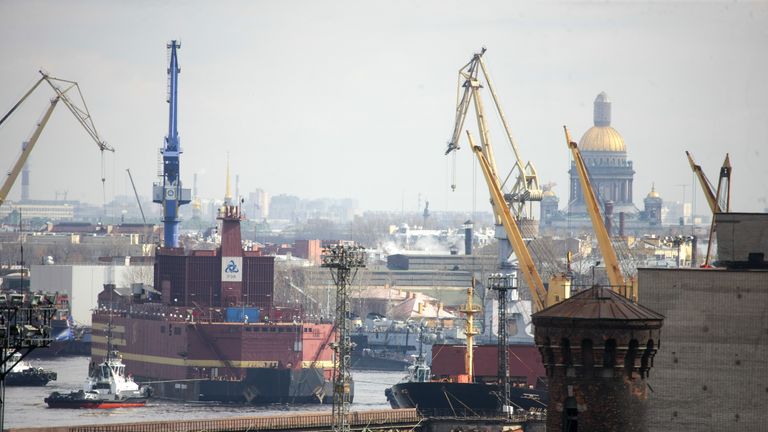 The plant is heading to Murmansk. Credit: Nicolai Gonar/Greenpeace