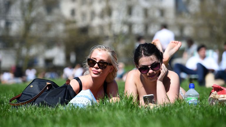 London is seeing hotter temperatures than Athens