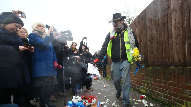 Iain Gordon told onlookers he is a member of the Fair Society group