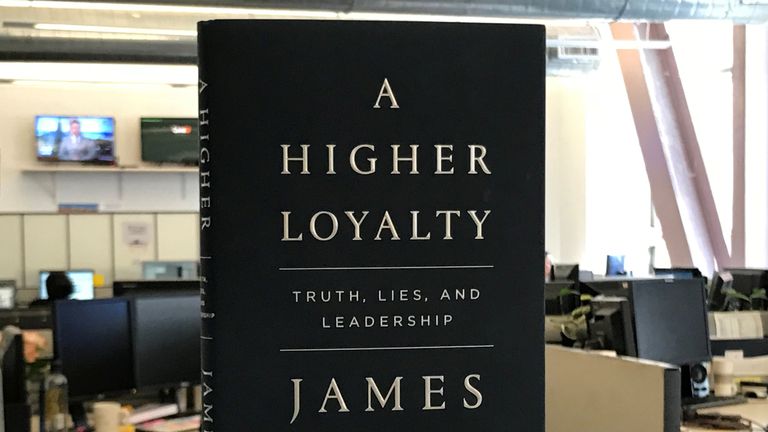 James Comey&#39;s new book compares Mr Trump to a dishonest, ego-driven mob boss