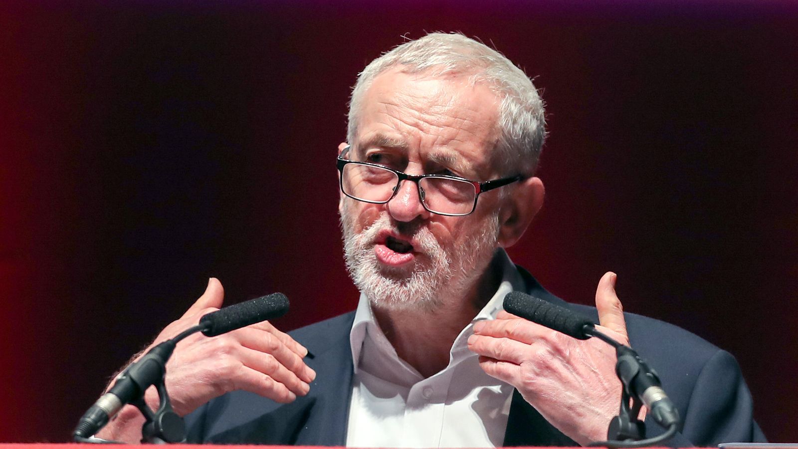 Delay Trump visit over child detentions - Corbyn