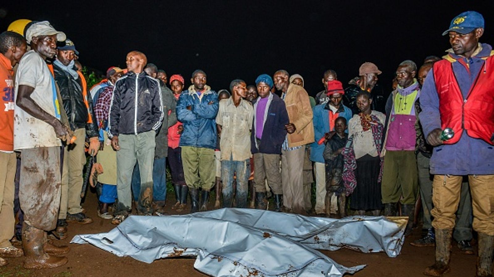 Dozens killed as Kenya dam bursts, causing 'huge destruction' World(02)