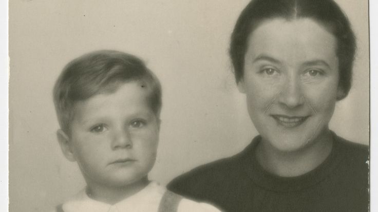 A portrait of a young Frank - then Misa - Grunwald and his mother, Vilma. Pic: United States Holocaust Memorial Museum