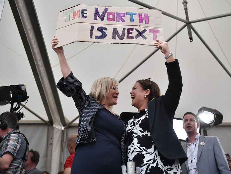 Sinn Fein leader Mary Lou McDonald (r) and deputy leader Michelle O'Neill (l) pile pressure on the PM