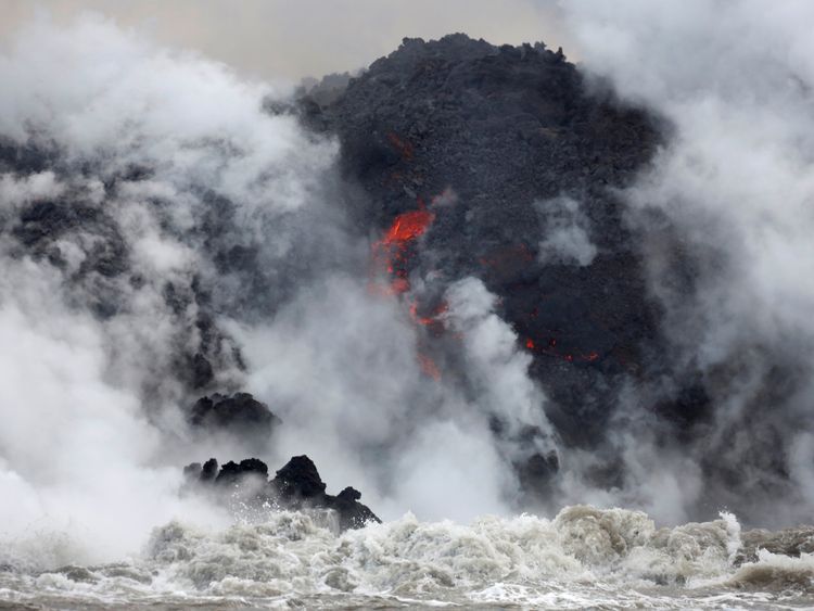 As the wind changes direction more Hawaiians have been put at risk by the toxic clouds