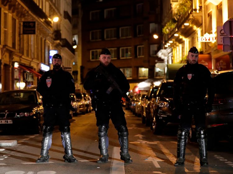 Policemen stand guard in Paris centre after one person was killed and several injured in a knife attack in Paris on May 12, 2018. - The assailant was killed by police. (Photo by Thomas SAMSON / AFP) (Photo credit should read THOMAS SAMSON/AFP/Getty Images)
