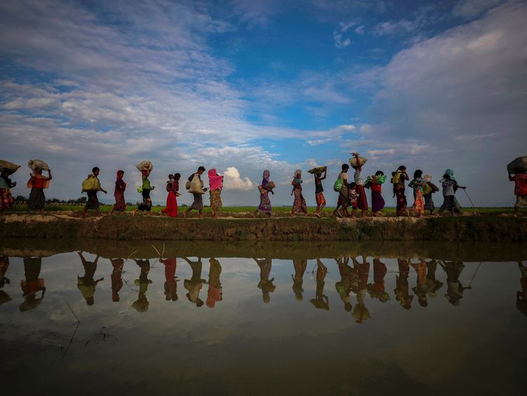 Rohingya refugees flee Myanmar