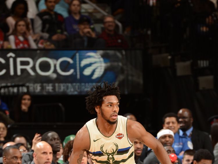 TORONTO, CANADA - FEBRUARY 23:  Sterling Brown #23 of the Milwaukee Bucks handles the ball against the Toronto Raptors on February 23, 2018 at the Air Canada Centre in Toronto, Ontario, Canada.  NOTE TO USER: User expressly acknowledges and agrees that, by downloading and or using this Photograph, user is consenting to the terms and conditions of the Getty Images License Agreement.  Mandatory Copyright Notice: Copyright 2018 NBAE (Photo by Ron Turenne/NBAE via Getty Images)