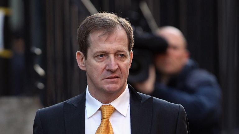 LONDON, ENGLAND - NOVEMBER 30: Tony Blair&#39;s former director of communication Alastair Campbell arrives to give evidence to The Leveson Inquiry at The Royal Courts of Justice on November 30, 2011 in London, England. 