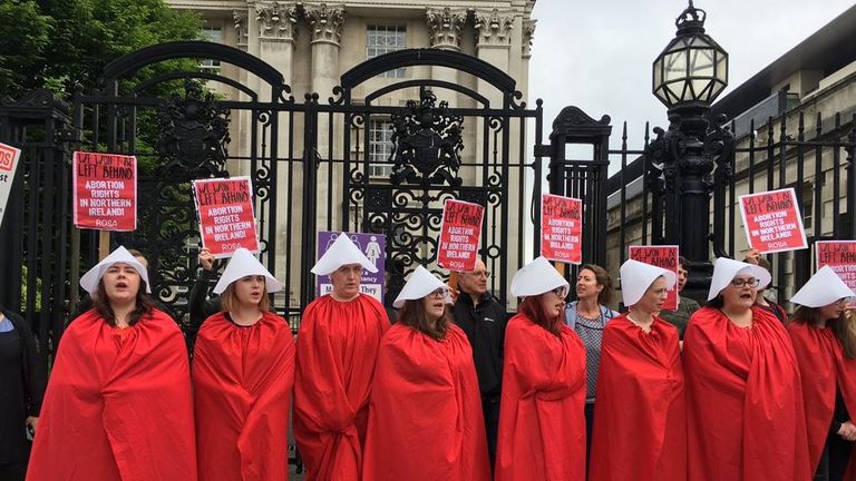 Protesters in costumes similar to those in TV drama The Handmaid&#39;s Tale