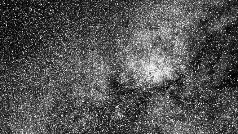 Uma imagem de teste de uma das quatro câmeras a bordo do Transiting Exoplanet Survey Satellite (TESS).  Foto: NASA