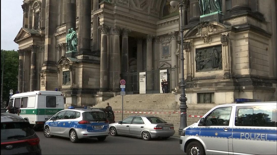 Central Berlin ON LOCKDOWN - man shot at city's cathedral