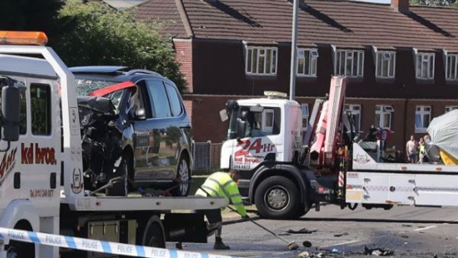 Four dead and girl critical after crash with Uber in Leeds UK News