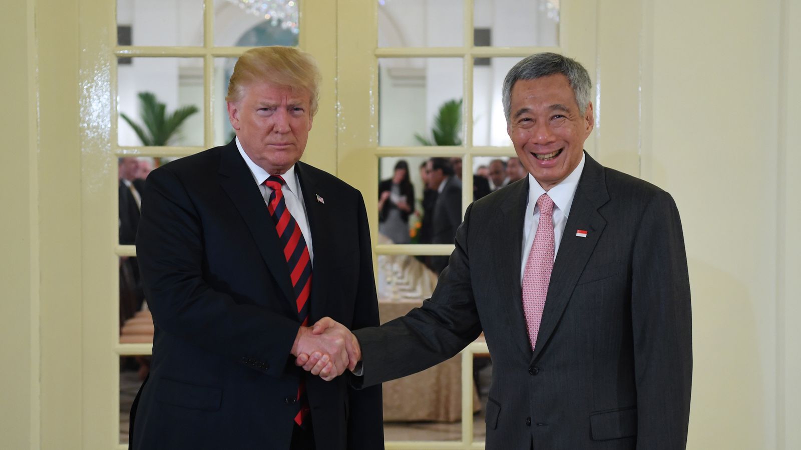 Trump meets Singapore PM ahead of N Korea talks | World News | Sky News