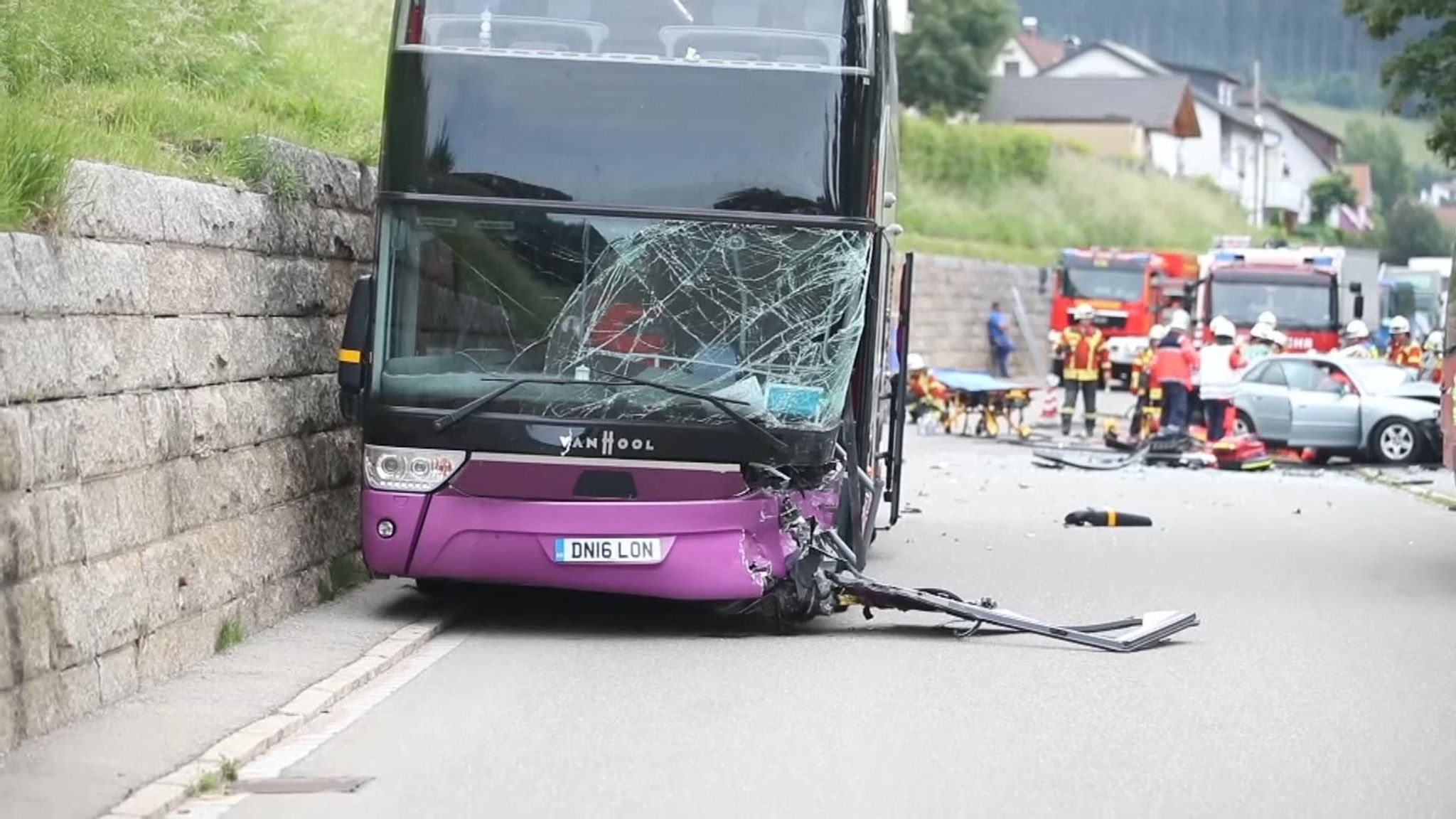 Decker bus crashes into us. Двухэтажный автобус аварии. And if a Double Decker Bus, crashes into us.