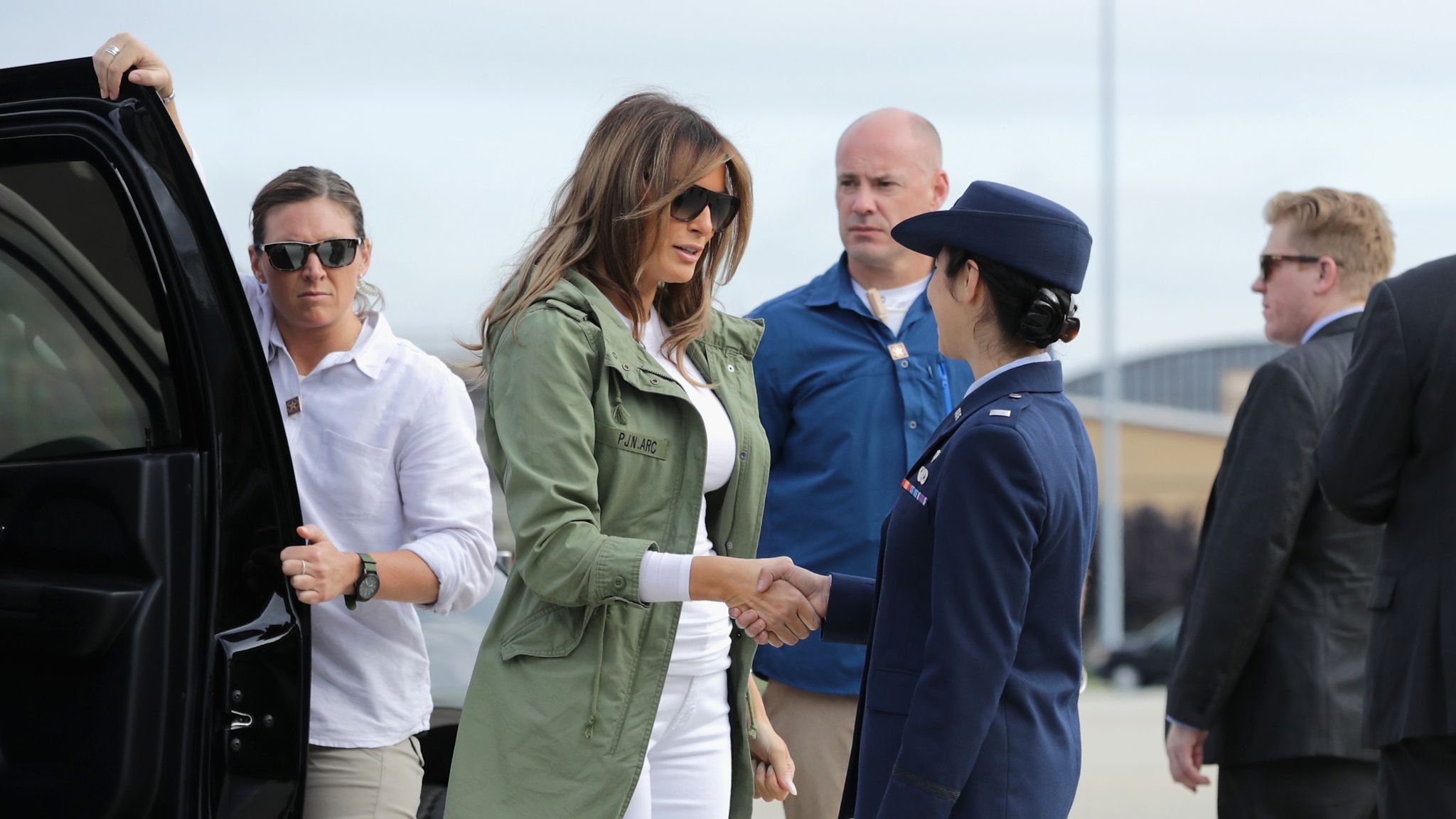 Melania Trump Reveals Message Behind 'I Really Don't Care' Jacket | US ...