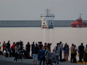 The Dattilo rescue ship arrives in Valencia