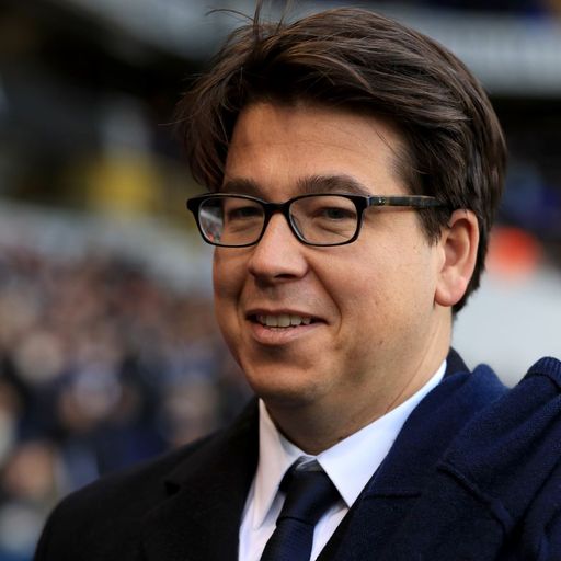 Hammer-wielding thieves target Michael McIntyre as he picks up son from school