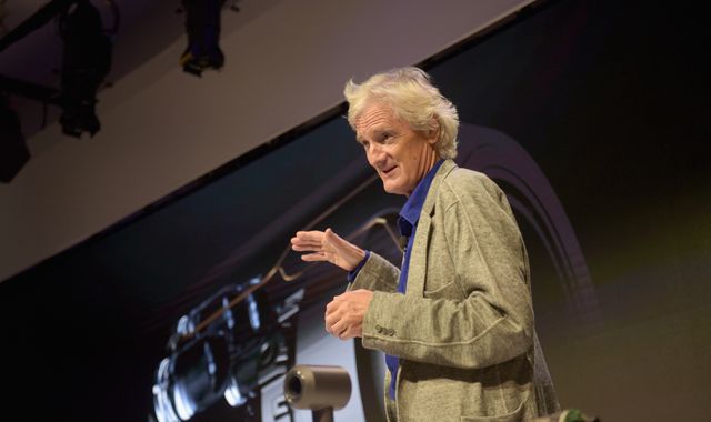Brexit backer Dyson moves head office to Singapore Brexit backer Dyson moves head office to Singapore