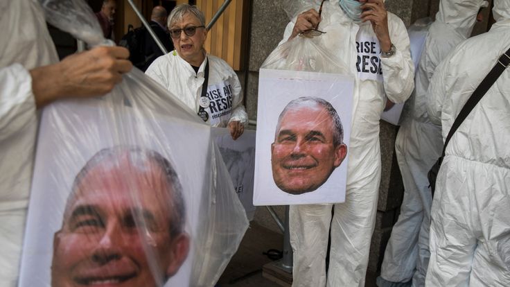 Protestors gather to rally against Environmental Protection Agency (EPA) Administrator Scott Pruitt outside the federal office building that houses the New York City office of the Environmental Protection Agency (EPA), June 6, 2018 in New York City